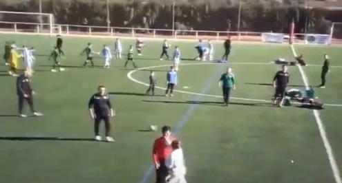 شاهد.. أم تصفع حكمًا في إسبانيا (فيديو)